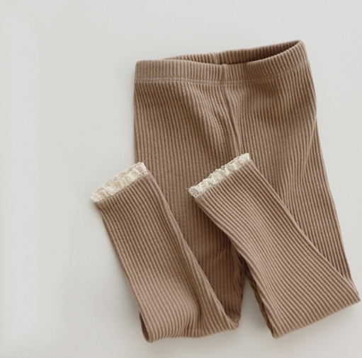 Ribbed Leggings with Detail